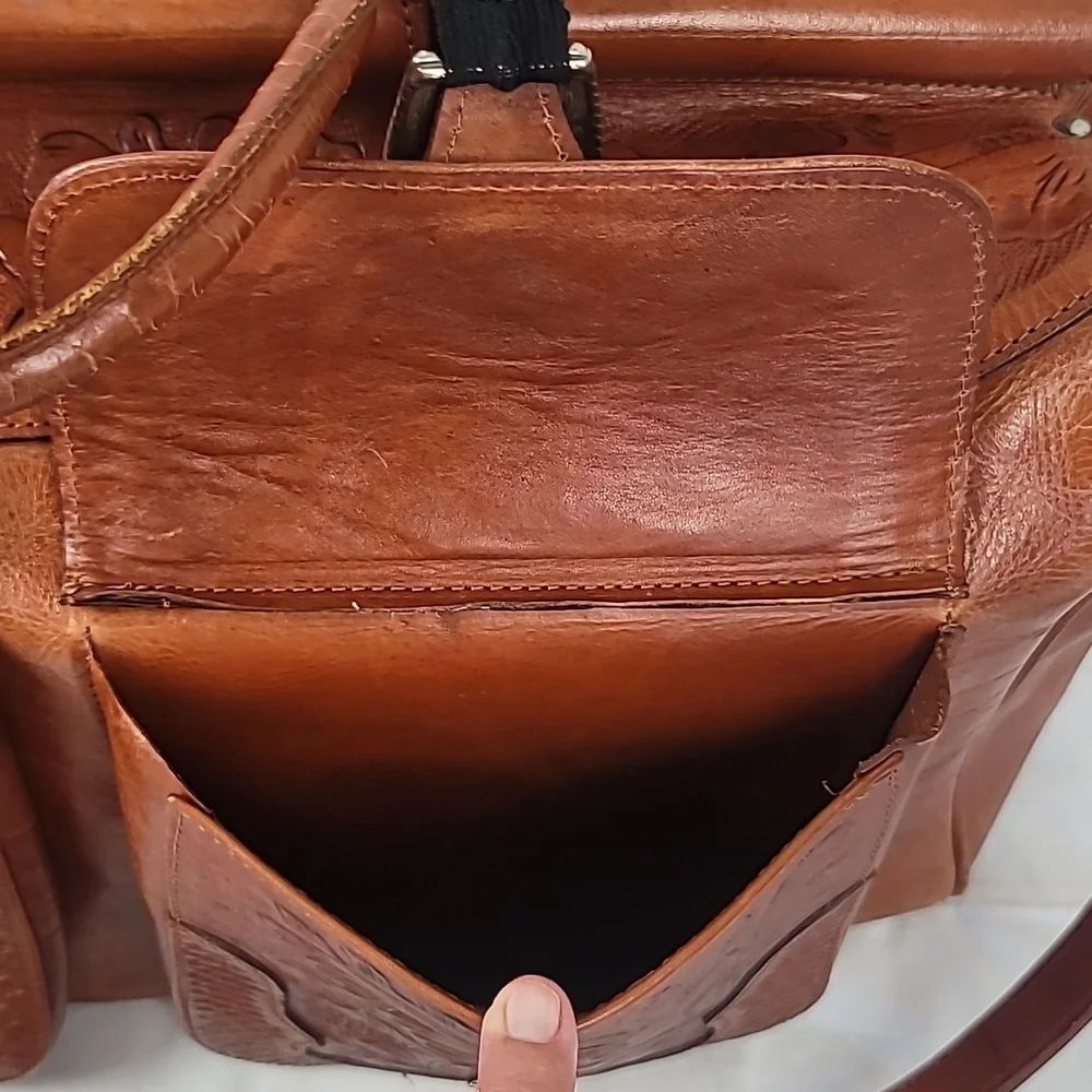 Vintage American West Hand Tooled Luggage Bag, Travel Bag, Carry-On Duffel Large - Picture 9 of 16